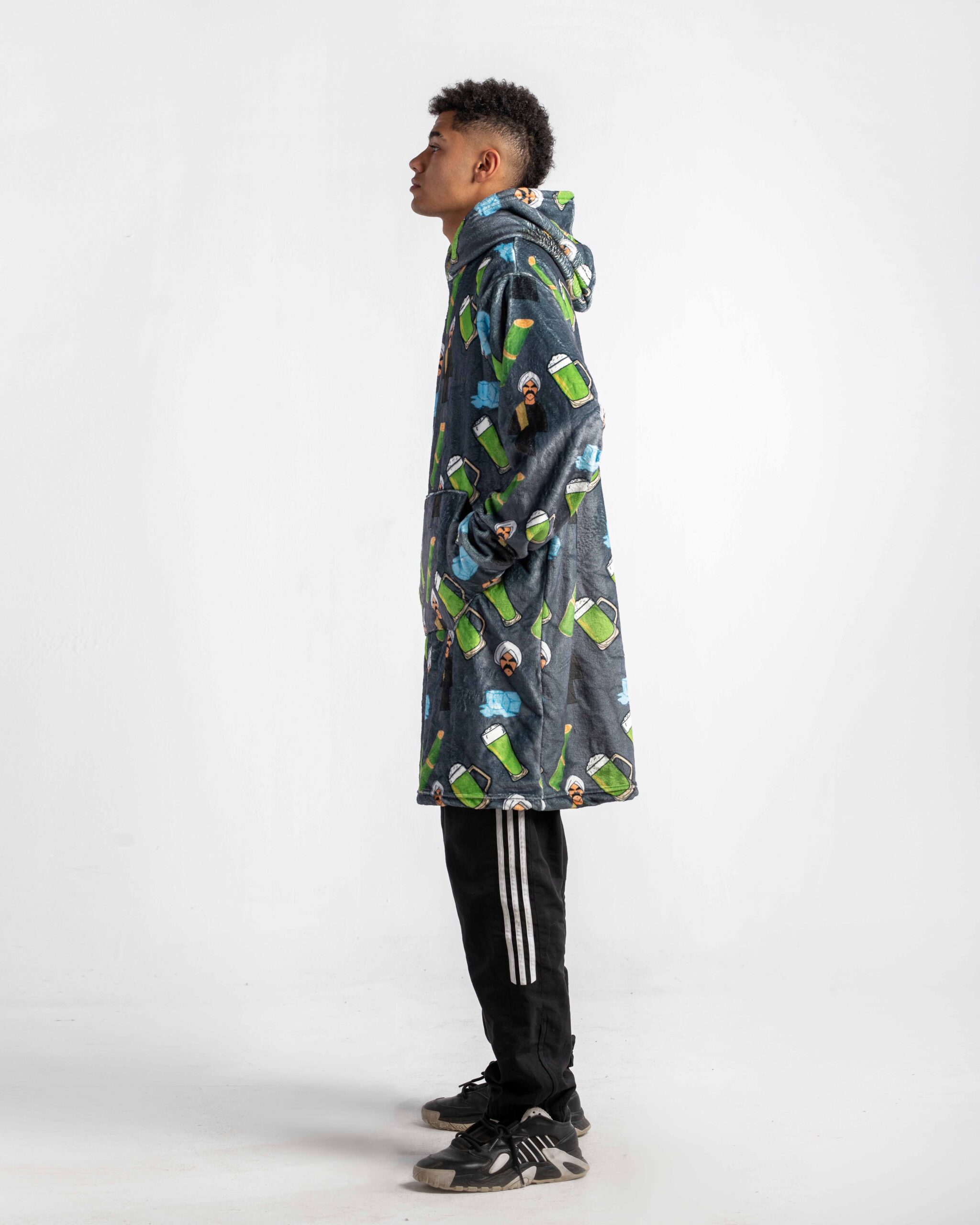 El Kbeer Hoodie Blanket - Image 2